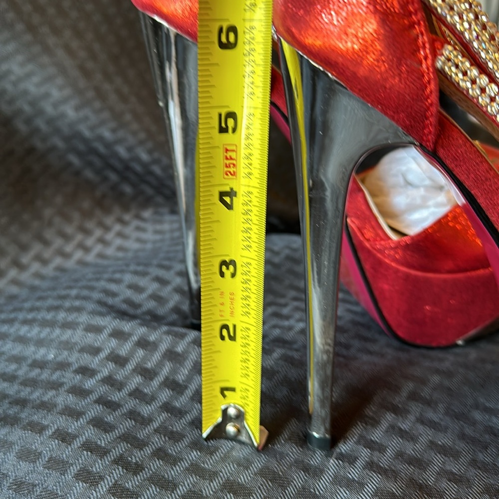 Cleopatra Red 6” Stilettos. Size 8. Silver Heel. - Picture 5 of 5